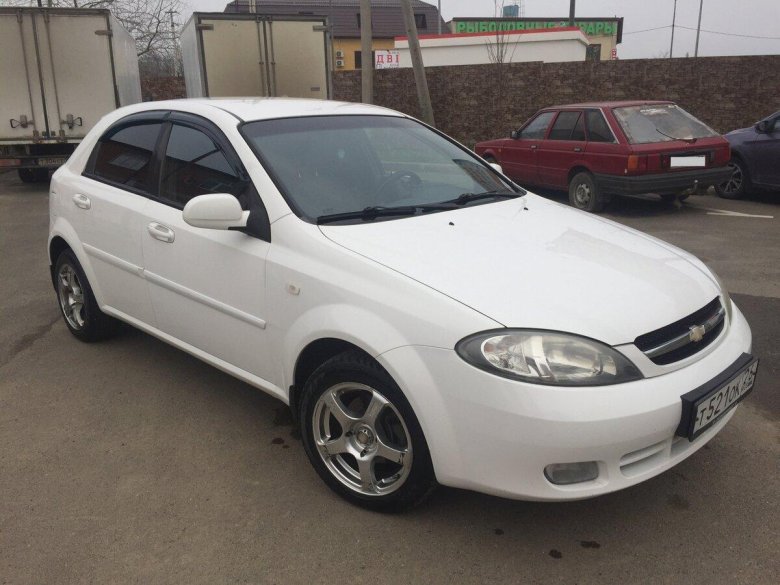 Шевроле Лачетти 2007 хэтчбек белый