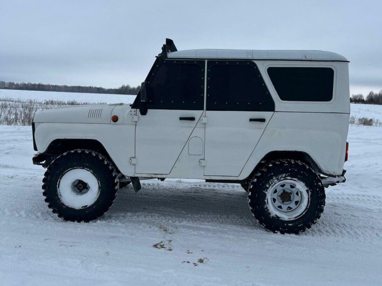 Уаз-315195 hunter белый