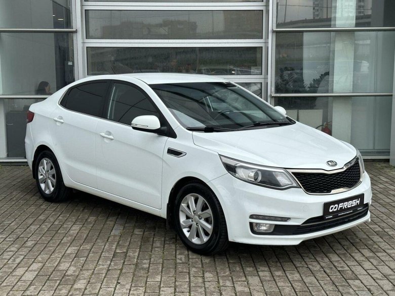 Киа Рио 3 Рестайлинг белая