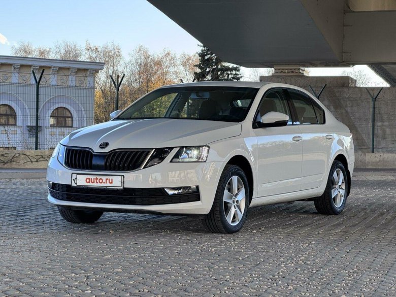 Skoda octavia 2017 — 2020 iii рестайлинг белый