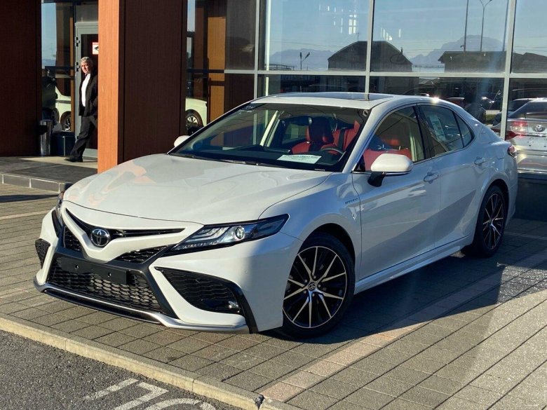 Тойота камри 2018