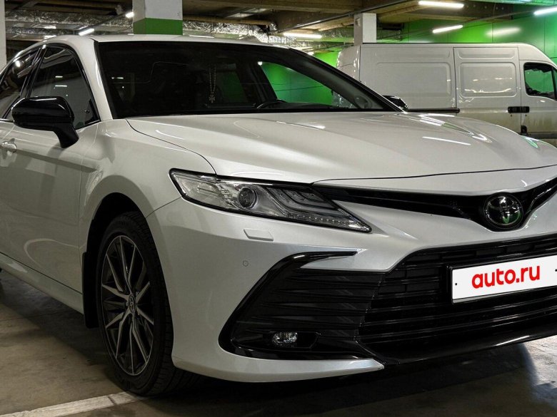 Тойота камри 2022 года