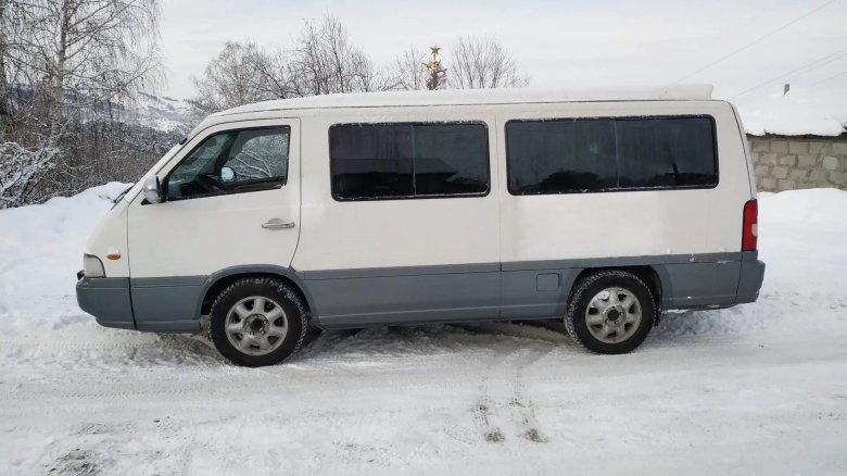 Истана микроавтобус