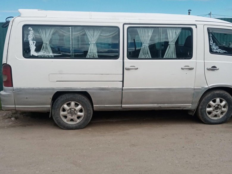 Истана микроавтобус