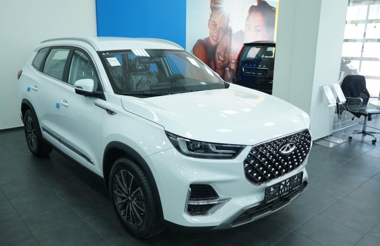 Chery Tiggo 8 белый