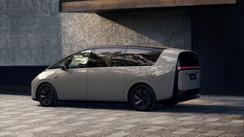 Электрический минивэн