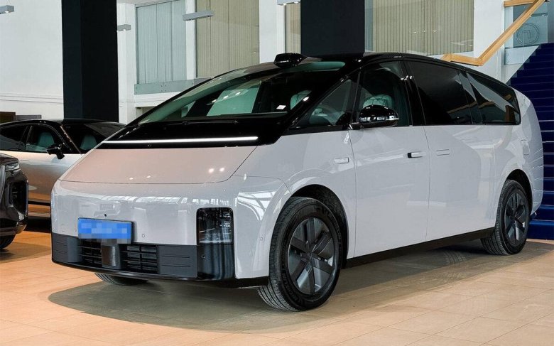 Автомобиль lixiang