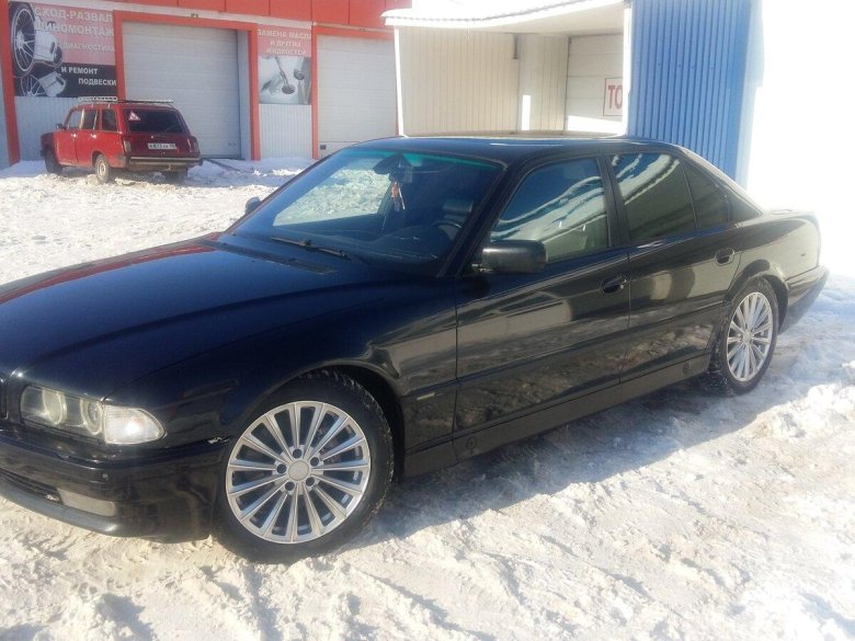 Бмв 7 серии 1999