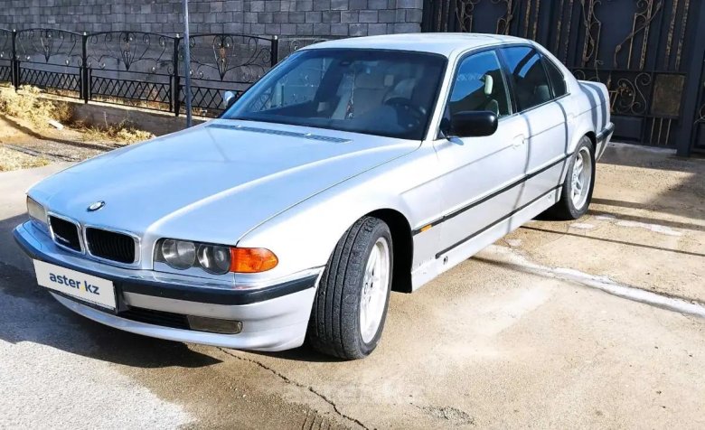 БМВ 735 1996