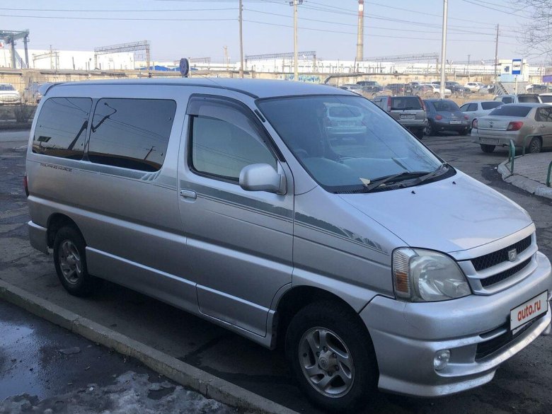 Тойота Touring Hiace