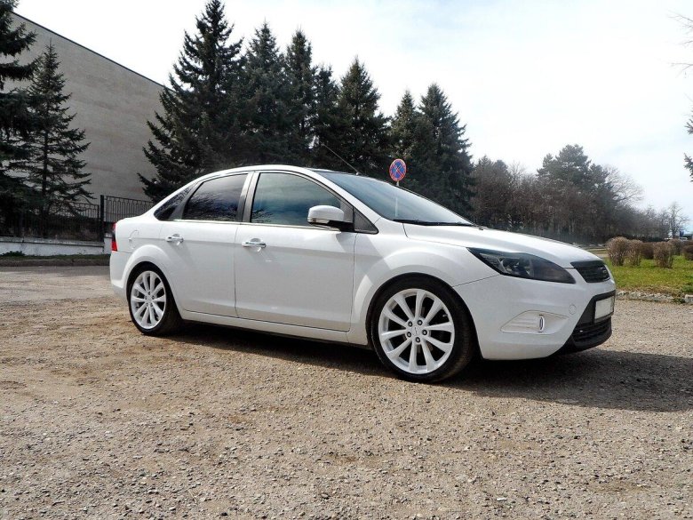 Форд фокус 2 Рестайлинг седан белый