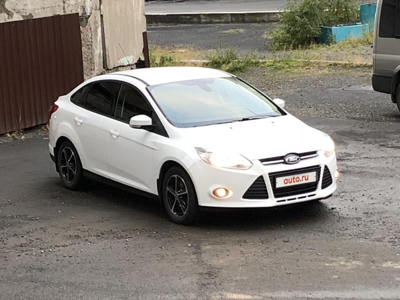 Ford Focus 3 седан белый