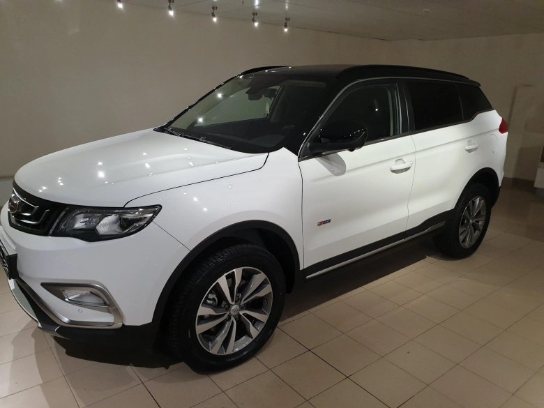 Geely Atlas Atlas белый с черной крышей