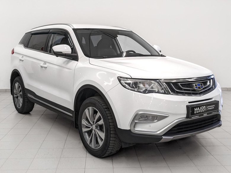 Автомобиль geely atlas