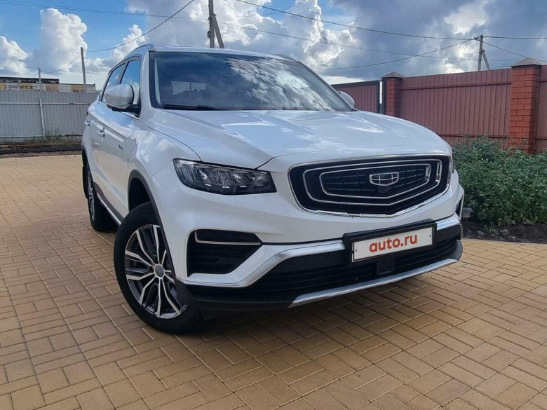 Geely atlas pro белая