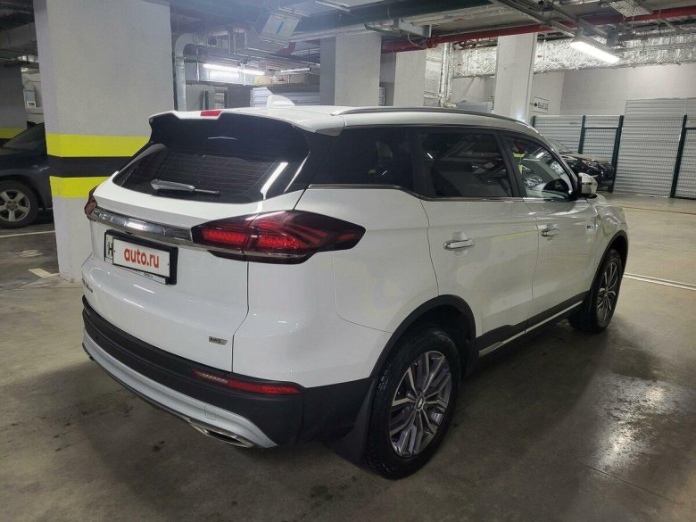 Geely atlas pro белая