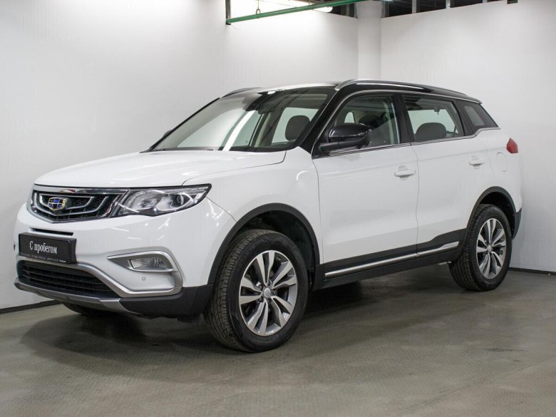 Белый Geely Atlas i 2.4 at (149 л.с.) с пробегом