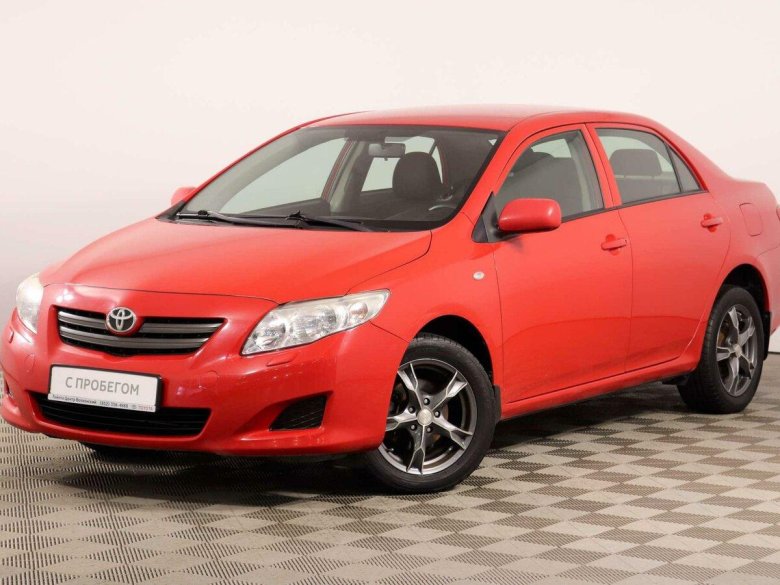 Красная Тойота Королла 150