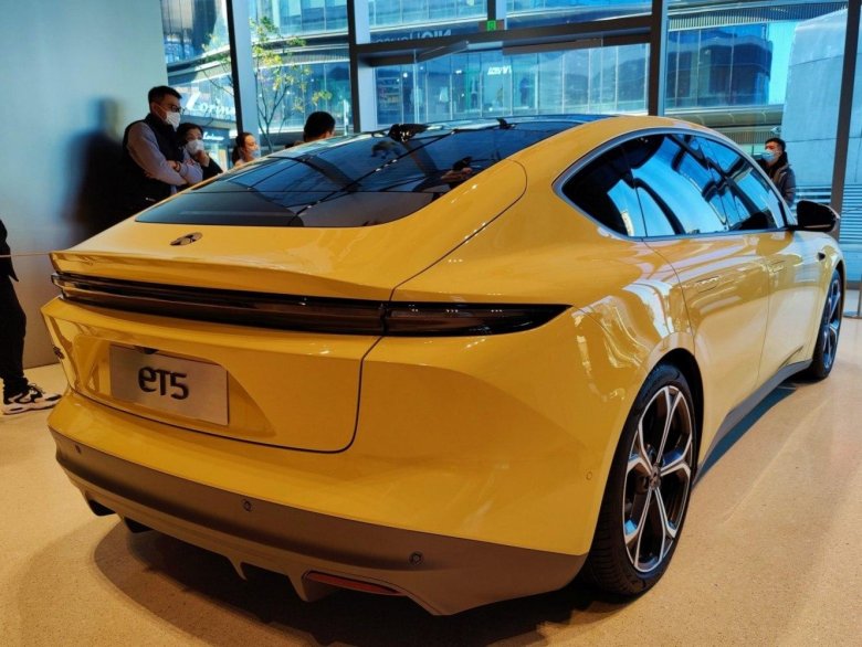 Автомобили Nio et5