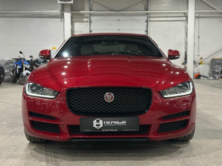 Jaguar xe 2016