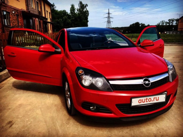 Опель Астра h GTC красный
