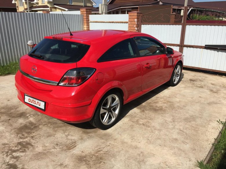 Opel Astra GTC 2010