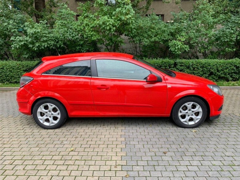 Опель Астра h купе красный