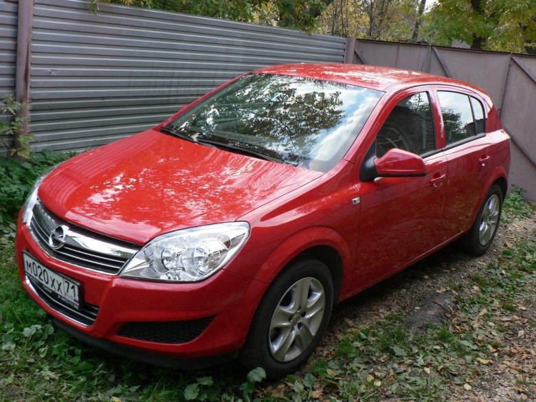 Опель Астра н красный хэтчбек