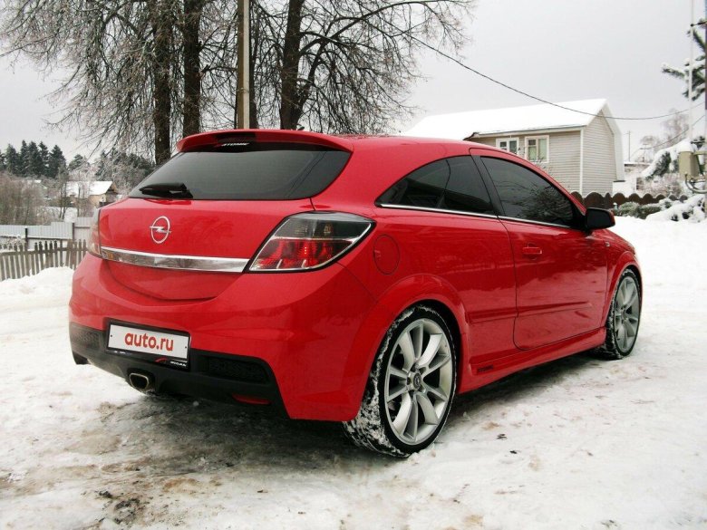 Opel Astra h GTC красный