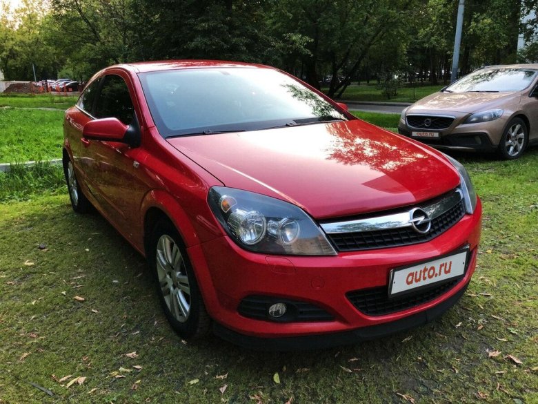 Opel Astra GTC 2008 красная