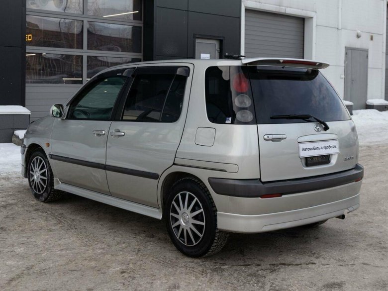 Тойота раум 1997