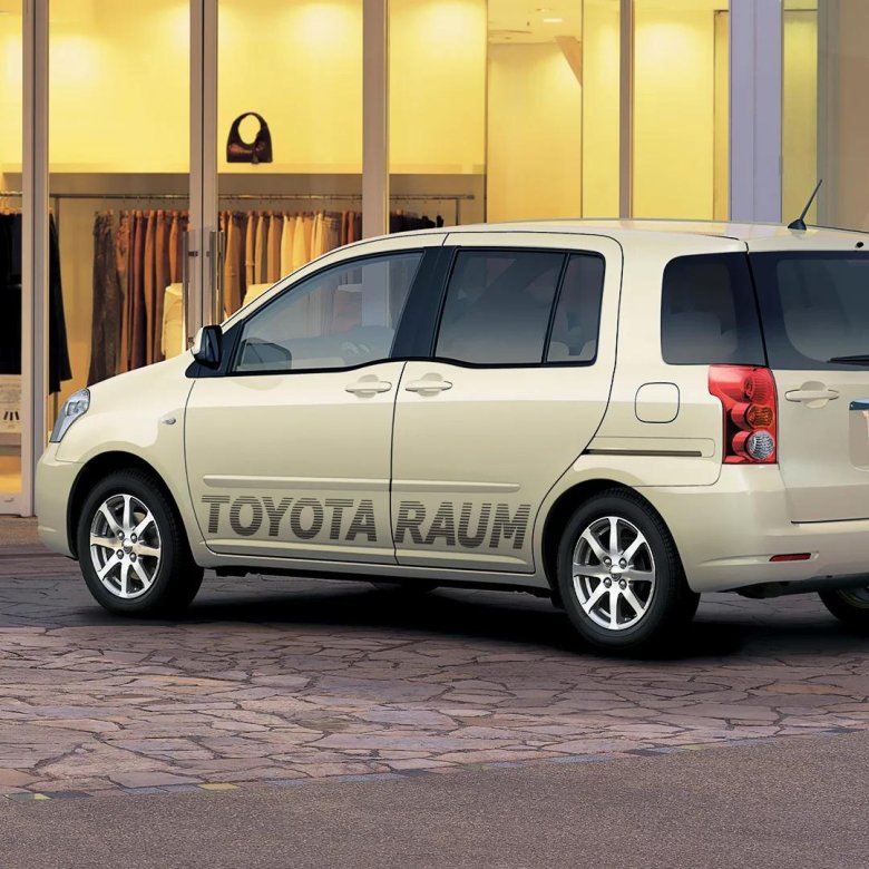 Тойота Раум 2003