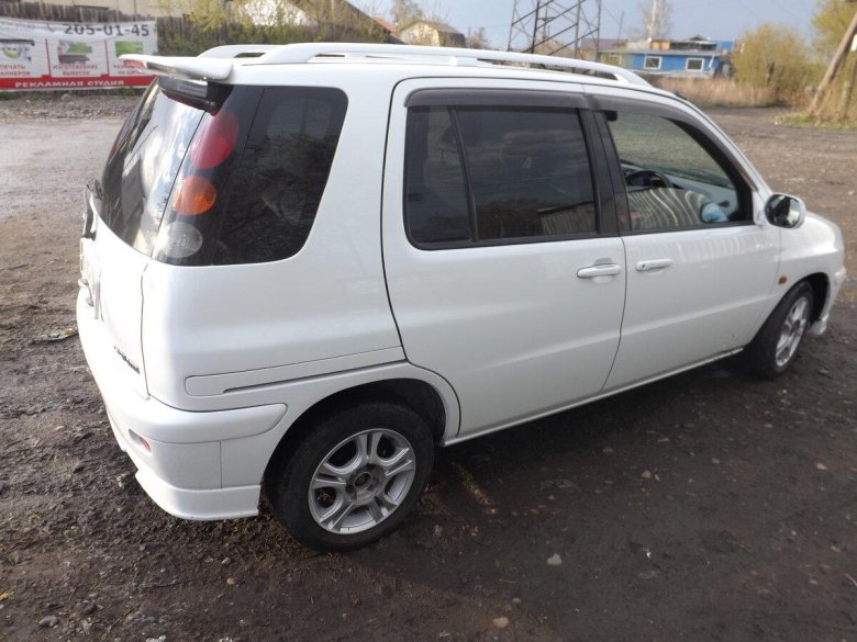 Тойота Раум 1999