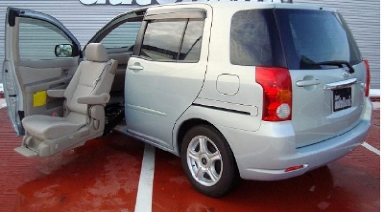 Тойота Раум 2010