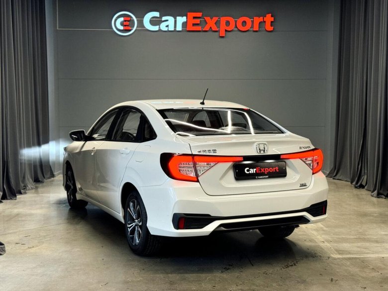 Белая хонда