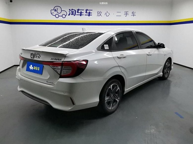 Белая хонда