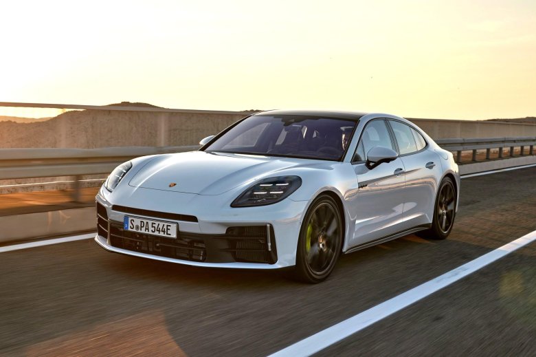 Porsche panamera turbo s e hybrid