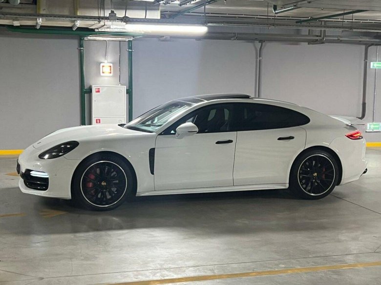 Порше панамера белая