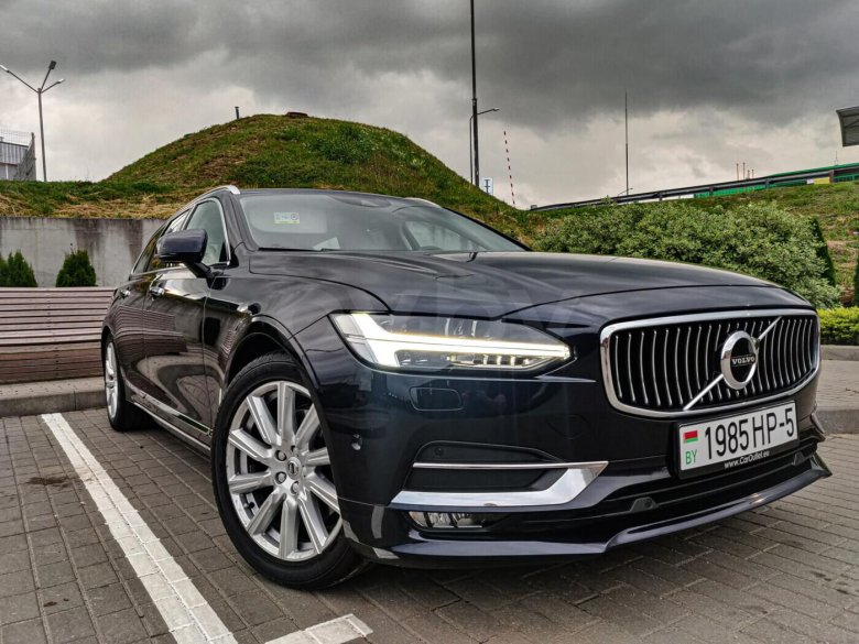 Volvo v90 Cross Country