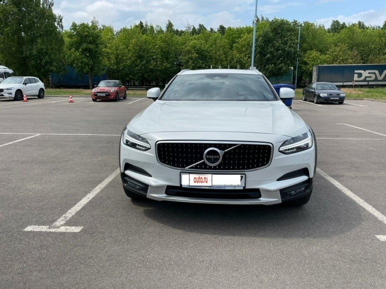 Volvo v 90 cross country