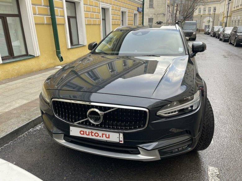 Volvo v 90 cross