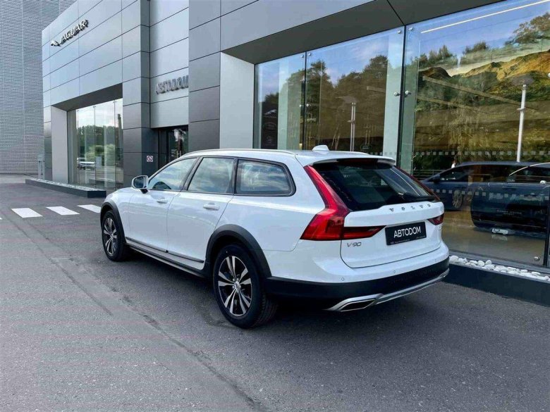 V90 Cross Country