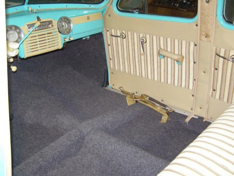 Пол салона ГАЗ м20 победа