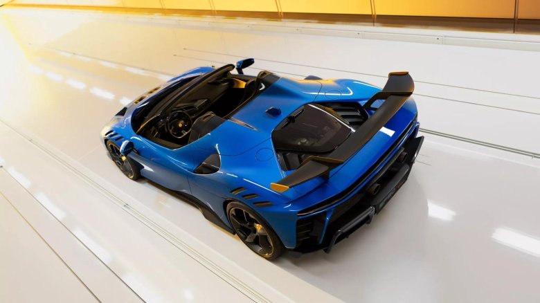 Феррари сф90