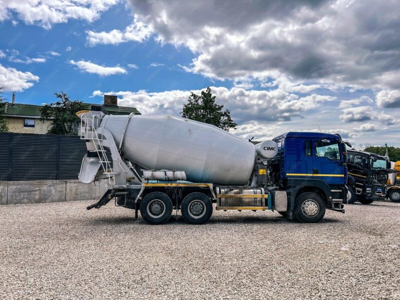 Автобетоносмеситель c7h 6x4. Zz5256gjbv384me, 10 куб. Синяя кабина с белой бочкой