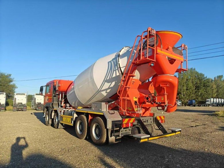 Автобетоносмеситель маз