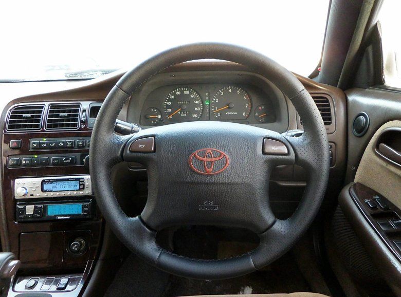 Toyota Chaser 90 салон