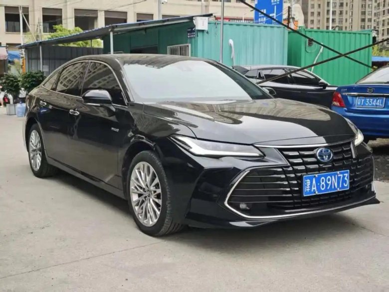 Тойота камри авалон 2023