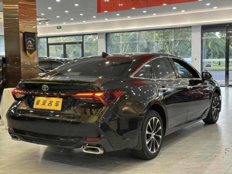 Тойота авалон 2022