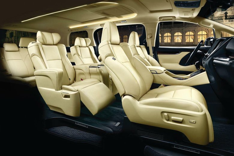 Toyota Alphard 2022 салон